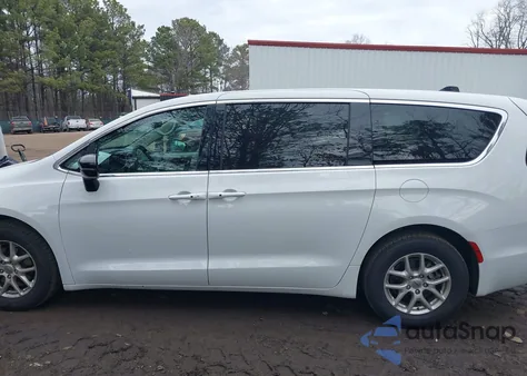2024 Chrysler Pacifica Touring L из США, поврежденный, VIN 2C4RC1BG2RR165579
